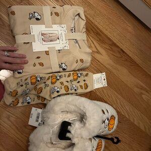 Small AE peanuts snoopy fall pj set